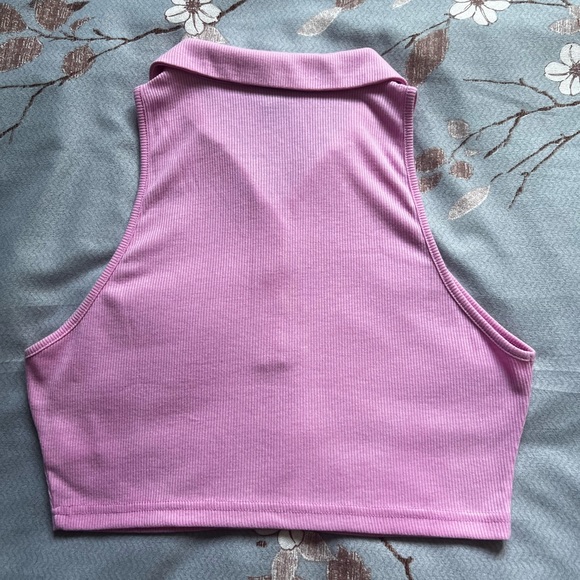 🧜🏻‍♀️3/$15 Collar Crop Top - Picture 3 of 3